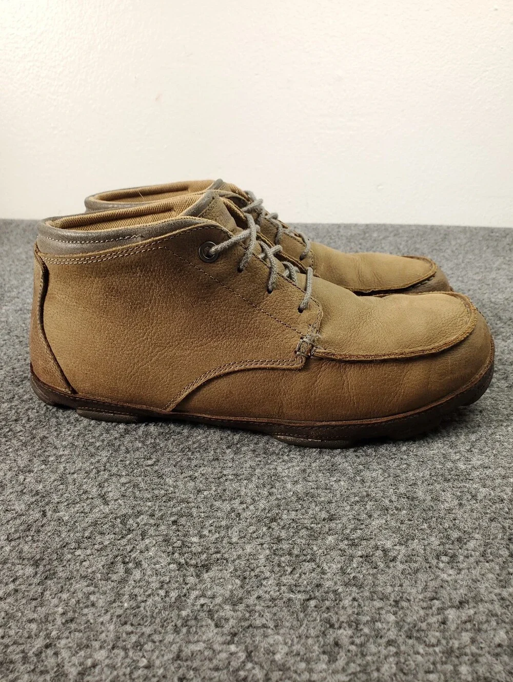 OluKai Hamakua Chukka Ankle Boots Mens 11 Lace Up Brown Pebbled Leather Moc Toe